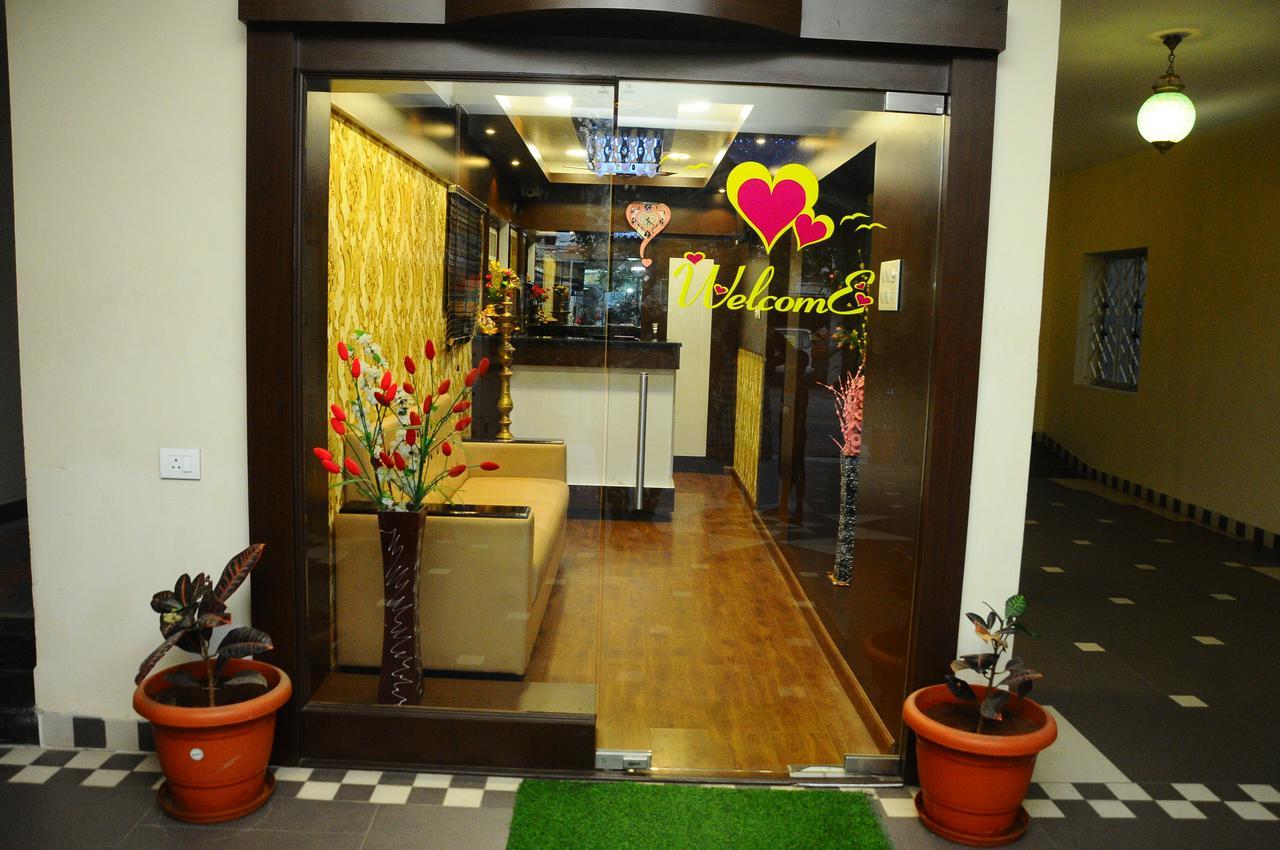 होटल Lovely Nest 2*